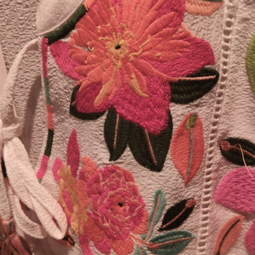 THML White Floral Embroidered Short Sleeve Peasant Blouse - Picture 9 of 16